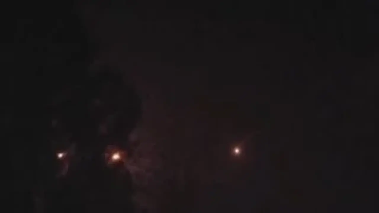 مقاتلات أمريكية تستخدم القنابل الضوئية في تدمر للرد على مقتل جنديين بهجوم داعش